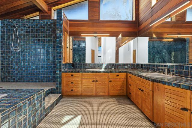 30830 Ranch Creek Rd, Valley Center CA: https://media.crmls.org/mediaz/96422506-6798-4ae8-bdd8-0918956b806b.jpg