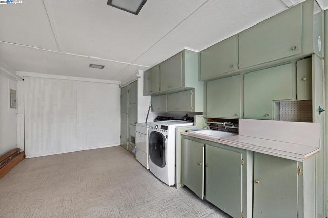 17473 Via Alamitos, San Lorenzo CA: https://media.crmls.org/mediaz/964240ff-7ee2-46b6-a03c-d046938ee205.jpg