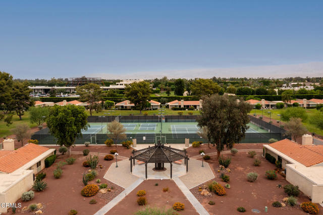 72460 Rodeo Way, Rancho Mirage CA: https://media.crmls.org/mediaz/96426791-89c4-4ce7-a75a-0f1346b0a0db.jpg