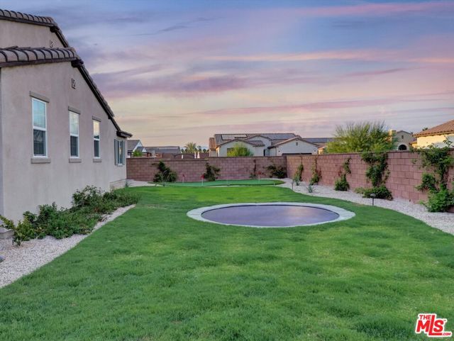 81921 Fiori Del Deserto Drive, La Quinta CA: https://media.crmls.org/mediaz/9642e182-5a2c-4870-b798-2d45b67a76a7.jpg