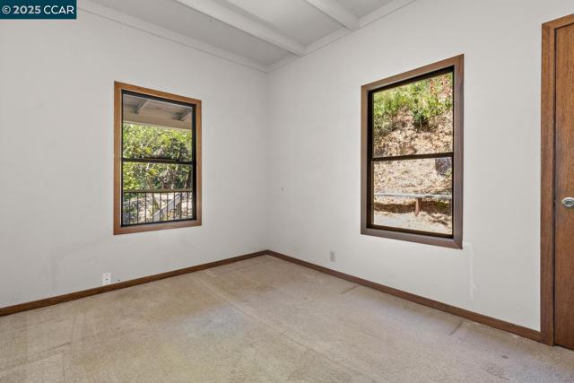 20 La Madronal, Orinda CA: https://media.crmls.org/mediaz/9643388e-770c-4ce3-ae35-4f1c1fc54e1a.jpg