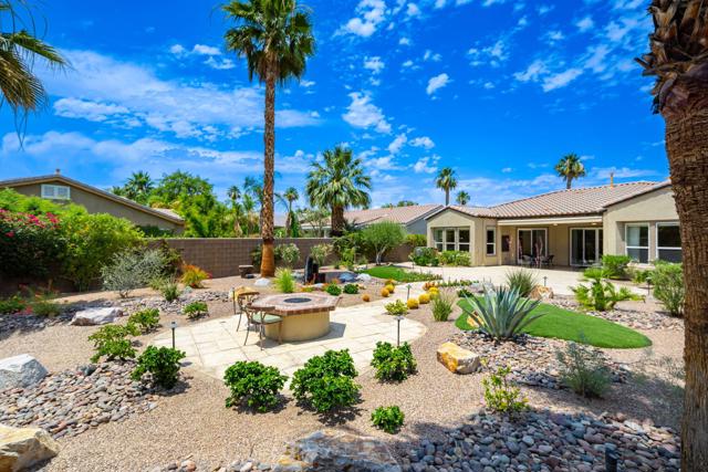 81943 Prism Drive, La Quinta CA: https://media.crmls.org/mediaz/9643897e-ab69-44b5-860b-8cbd3397ed9e.jpg