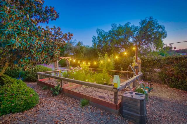 1495 Meredith Road, Fallbrook CA: https://media.crmls.org/mediaz/9643bc4f-c1cd-4bbc-88e7-15d54cba6f1c.jpg