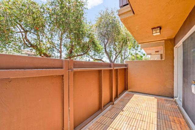 3456 Castle Glen Dr, Mission Valley CA: https://media.crmls.org/mediaz/9643e29d-a1c9-4865-9251-2d187ffca129.jpg