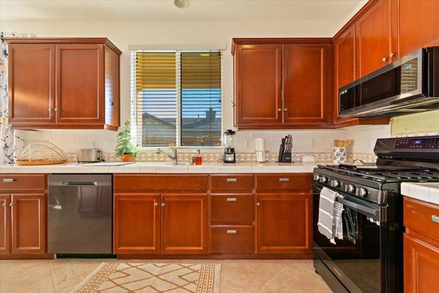 47450 Manteca Court, Indio CA: https://media.crmls.org/mediaz/96445d0d-02aa-4ae1-9aec-add0eaf8af36.jpg