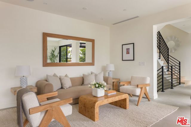 927 1/2 Hilldale Avenue, West Hollywood CA: https://media.crmls.org/mediaz/9644b2a3-c0d4-4637-8df0-966887b20926.jpg