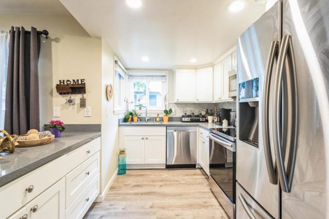 14225 Lora Drive, Los Gatos CA: https://media.crmls.org/mediaz/9644ddfb-6e4b-4e9a-a00f-1406777eda4a.jpg