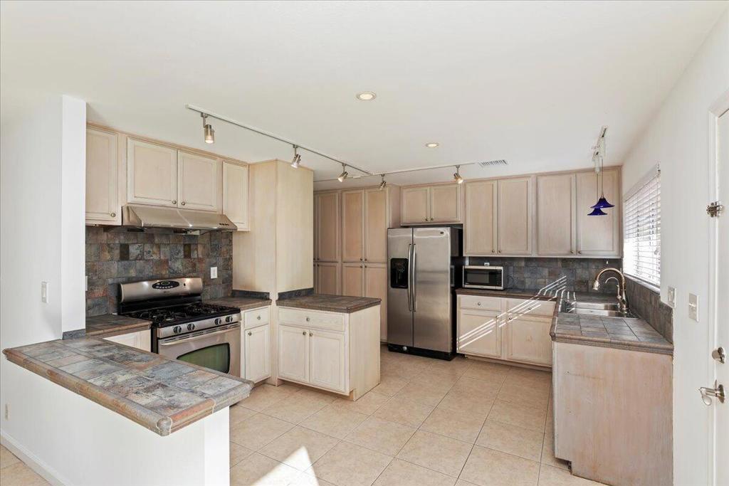 MLS #219138799DA image #8