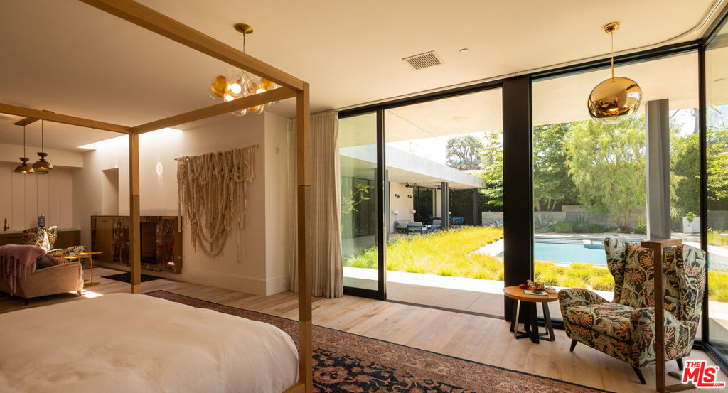 https://media.crmls.org/mediaz/96451061-62a8-44a7-bb51-c94adc4af204.jpg?preset=X-Large