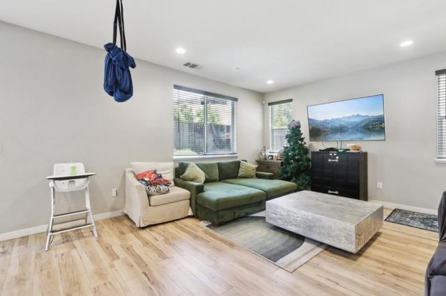 545 Shearwater Street, Hollister CA: https://media.crmls.org/mediaz/96453de5-2e98-4c81-afc2-410ce26e0e73.jpg
