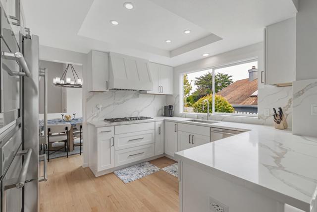 2100 Winged Foot Road, Half Moon Bay CA: https://media.crmls.org/mediaz/964648a7-83bc-443c-8777-72efc6aae8e9.jpg