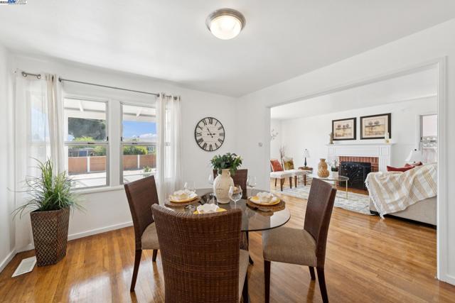 14886 Wake Ave, San Leandro CA: https://media.crmls.org/mediaz/9646ef53-b672-4a5e-90e6-03c591b4328c.jpg