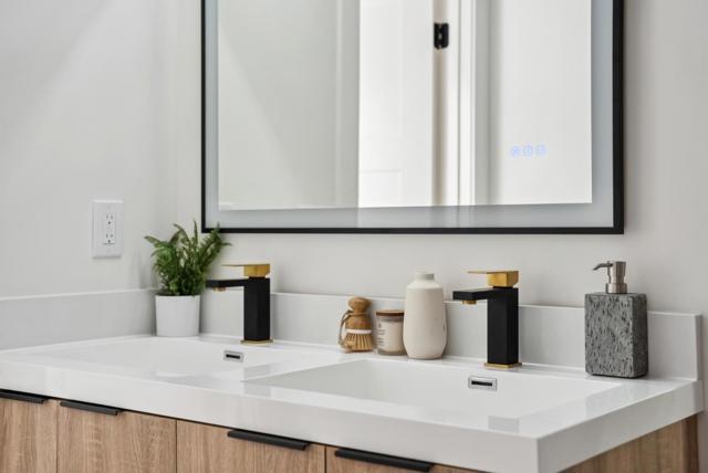 2047 Sharon Road, Menlo Park CA: https://media.crmls.org/mediaz/96473200-132a-406f-af53-abcfca78f9ed.jpg