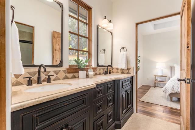 114 Zanzibar Drive, Aptos CA: https://media.crmls.org/mediaz/9647891c-7e9d-4705-8977-49bfca6d71d9.jpg