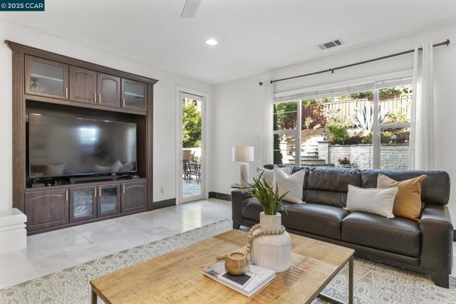 7509 Balmoral Way, San Ramon CA: https://media.crmls.org/mediaz/964865be-dcdc-4b17-8a32-827a44f9b517.jpg