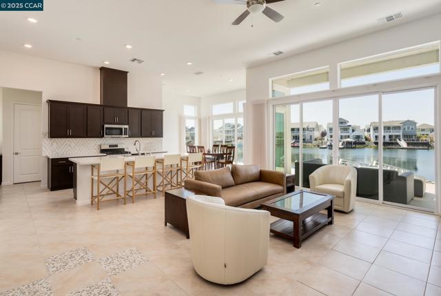 3305 Delta Coves Dr, Bethel Island CA: https://media.crmls.org/mediaz/96490b32-9a7d-4347-8bea-dfc088a39458.jpg