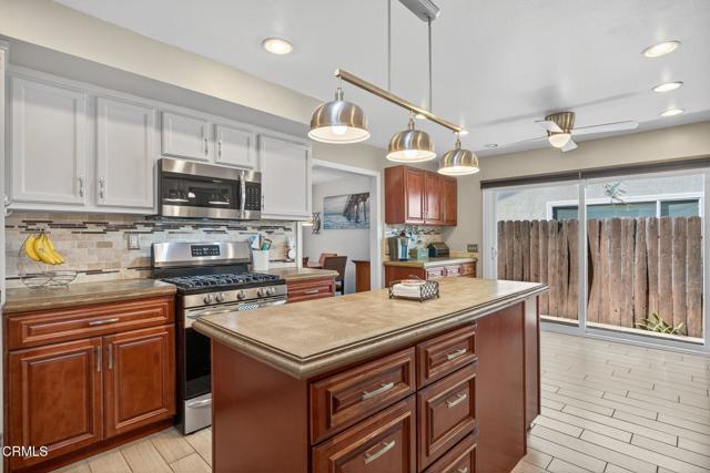 Detail Gallery Image 19 of 58 For 9466 Santa Maria St, Ventura,  CA 93004 - 4 Beds | 3 Baths