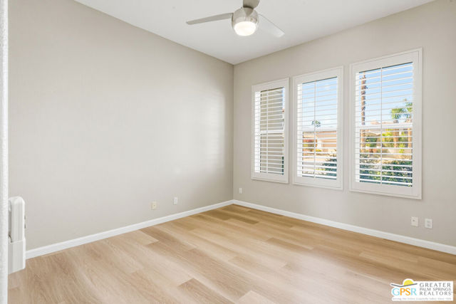 Image 24 of 39 For 2 Brentwood Way