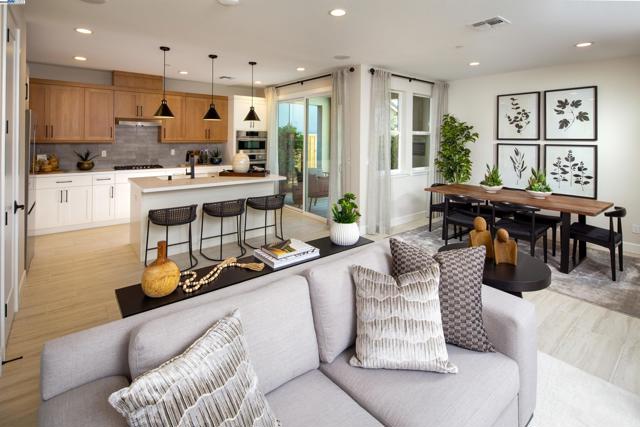 354 Sagebrush Drive, Napa CA: https://media.crmls.org/mediaz/964998da-d540-40d3-a220-1e2bce68b746.jpg