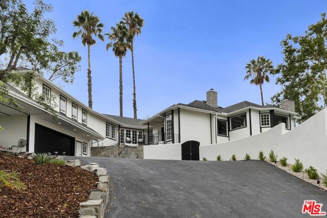 Photo of 4961 Casa Drive, Tarzana, CA 91356