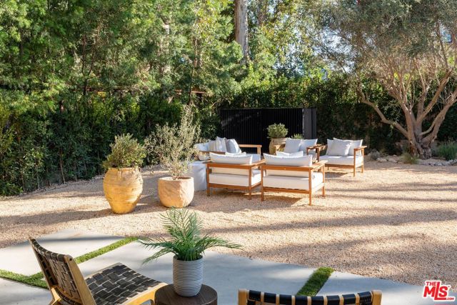 23340 Collins Street, Woodland Hills CA: https://media.crmls.org/mediaz/964a7bd4-e5cc-496c-af90-31eb1b8254fc.jpg