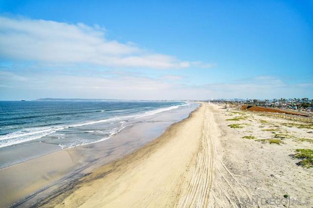 105 Antigua Ct, Coronado CA: https://media.crmls.org/mediaz/964a7eae-dfbf-45df-ba0c-2b6da38603d5.jpg