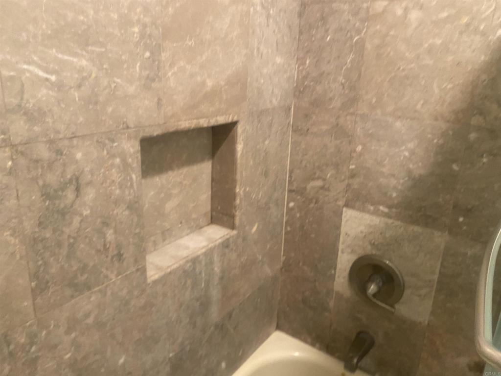 https://media.crmls.org/mediaz/964ab392-5c60-48c1-99b5-5738745875af.jpg?preset=X-Large