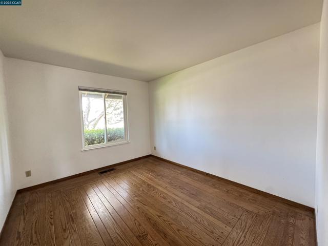 269 Birchwood Dr, Moraga CA: https://media.crmls.org/mediaz/964afb94-508b-4ff6-9e8c-9a7d0c672b30.jpg