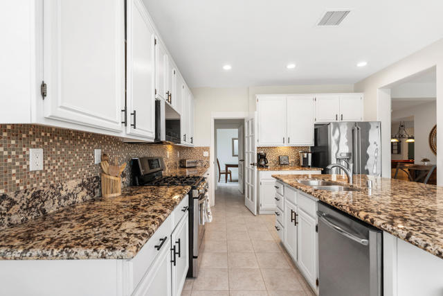 Image 9 of 22 For 49438 Douglas Street