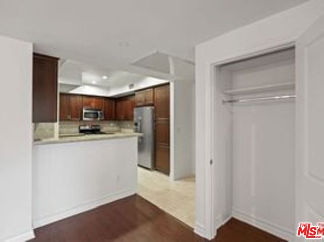 3223 Wilshire Boulevard, Santa Monica CA: https://media.crmls.org/mediaz/964bb2db-5ce2-4ea0-ad59-f57e810b7514.jpg