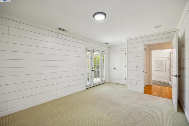 628 Saint Mary St, Pleasanton CA: https://media.crmls.org/mediaz/964c6f9b-48d3-4e95-8be8-86c4d368f1f9.jpg