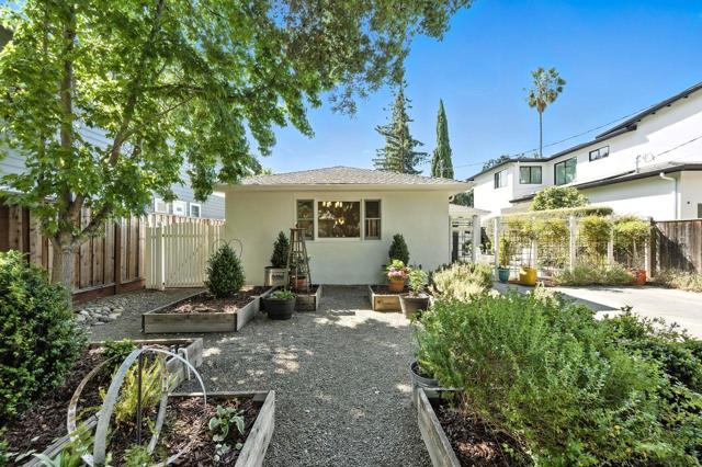 1422 W Selby Lane, Redwood City CA: https://media.crmls.org/mediaz/964d6215-13f8-4f0c-bdcd-3a6ba6ab328b.jpg