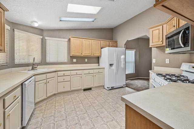 Detail Gallery Image 20 of 43 For 1001 S Hale Ave #5,  Escondido,  CA 92029 - 3 Beds | 2 Baths