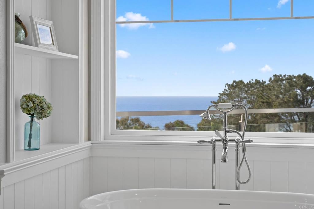 2122 Del Mar Heights Road - photo 13