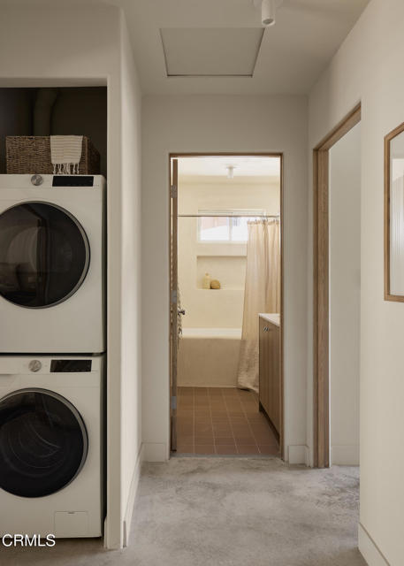 Detail Gallery Image 25 of 38 For 4781 Round Top Dr, Los Angeles,  CA 90065 - 4 Beds | 2 Baths