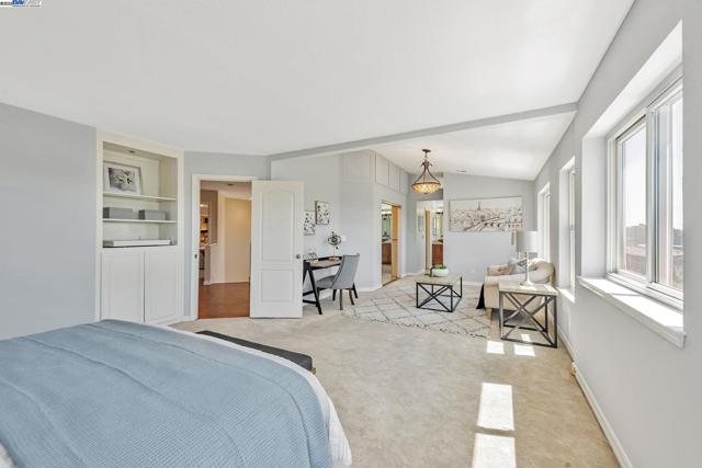 4069 Pergola CT, Castro Valley CA: https://media.crmls.org/mediaz/964e4730-f2ee-475f-825f-330069a2e1bd.jpg