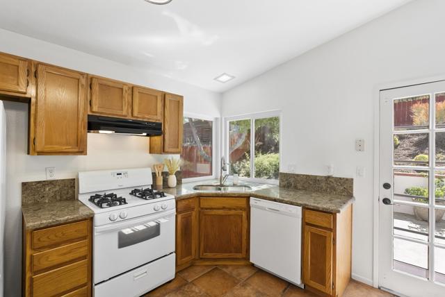 2009 Pointer Gln, Escondido CA: https://media.crmls.org/mediaz/964f7e85-045e-4156-aaff-a97127931763.jpg