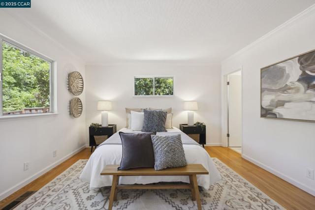 38 Oakdene Ct, Walnut Creek CA: https://media.crmls.org/mediaz/964fabb3-4c5e-422e-921e-6eba3a5dea37.jpg