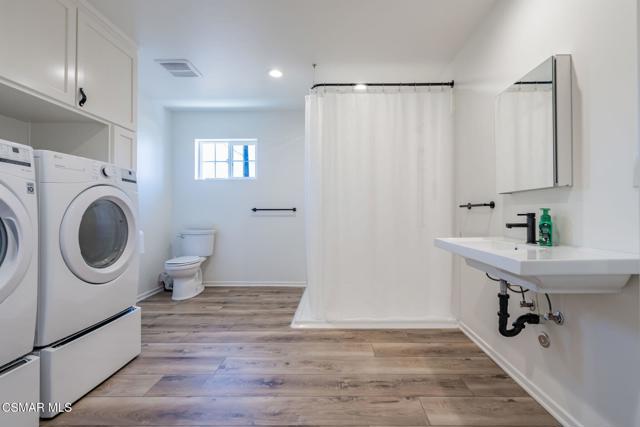 3242 Hereford Court, Simi Valley CA: https://media.crmls.org/mediaz/964fd888-84f5-4d33-b2da-e6bb1f56d486.jpg