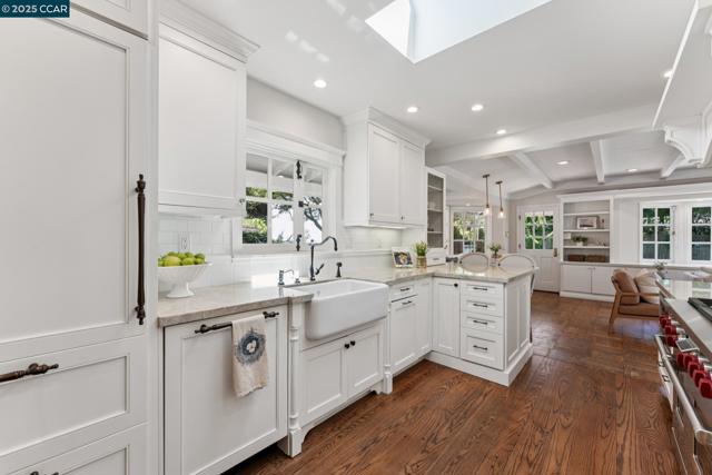 645 Los Palos Dr, Lafayette CA: https://media.crmls.org/mediaz/965079c2-e107-4151-9158-4635c50fc9c8.jpg
