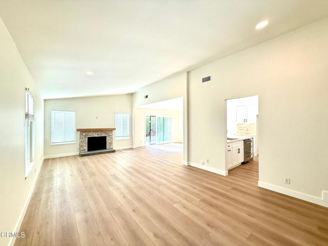 Detail Gallery Image 7 of 37 For 532 Village Rd, Port Hueneme,  CA 93041 - 3 Beds | 2 Baths