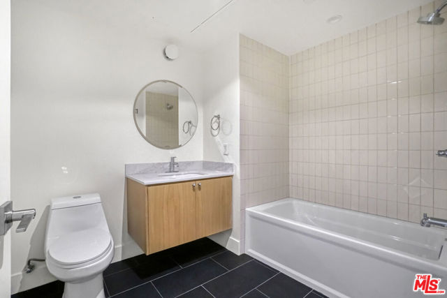 1822 Overland Avenue, Los Angeles CA: https://media.crmls.org/mediaz/9650fca0-dd95-4632-9614-0ca09fe126fb.jpg