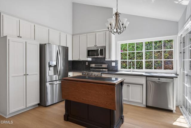 Detail Gallery Image 19 of 44 For 1811 Wychoff Ave, Simi Valley,  CA 93063 - 4 Beds | 2 Baths