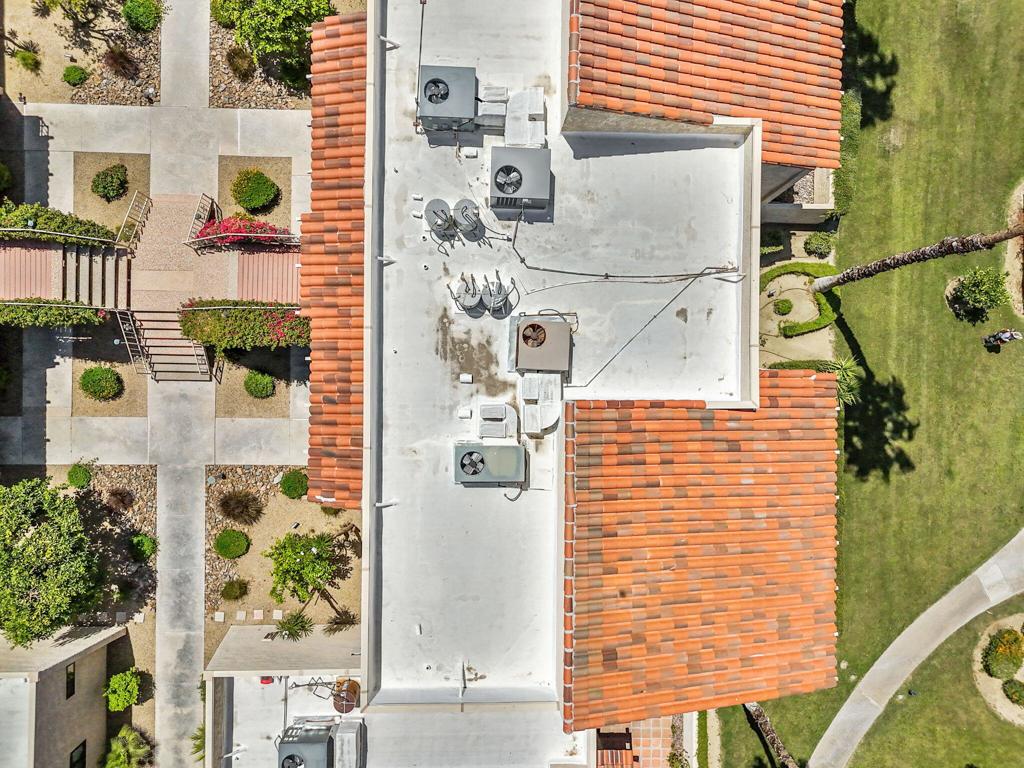 https://media.crmls.org/mediaz/96512199-71a7-4f92-9688-11a2682a8f4d.jpg?preset=X-Large