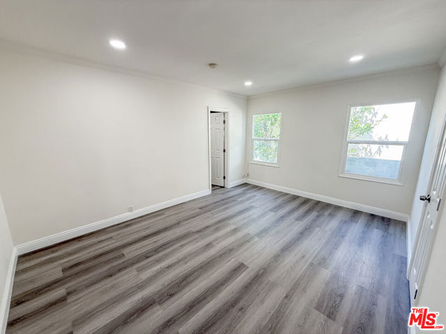 115 N Clark Drive, Beverly Hills CA: https://media.crmls.org/mediaz/96517b29-f624-471c-8978-aec4f0919d72.jpg