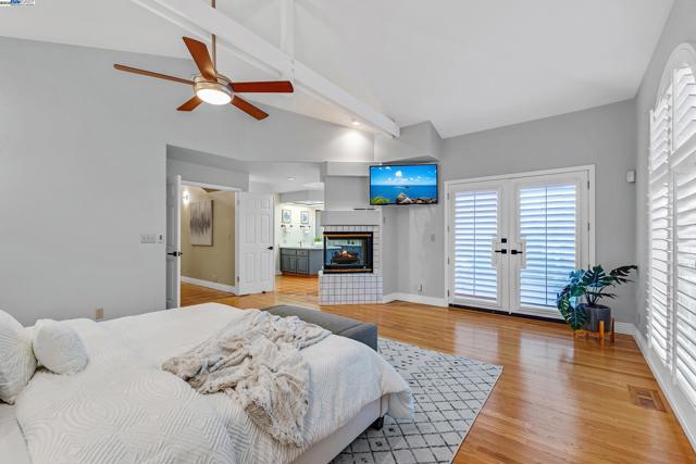 20340 Hunters Knls, Castro Valley CA: https://media.crmls.org/mediaz/9651a533-2f5d-4a49-91e1-a6e80af5c92f.jpg