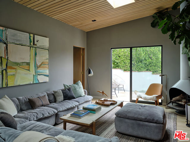 6738 Wildlife Road photo 23
