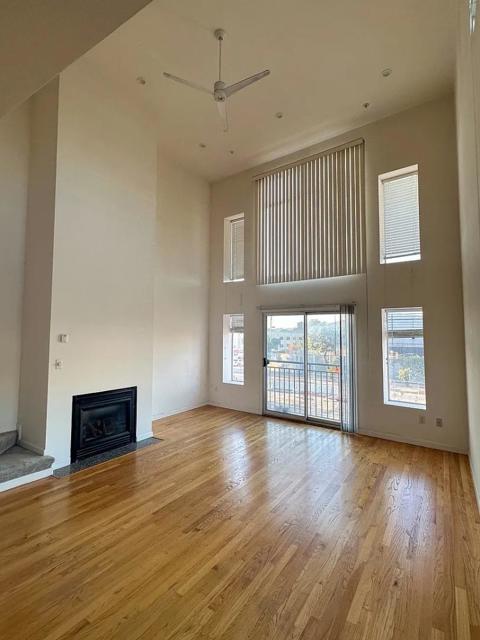 1588 Indiana Street, San Francisco CA: https://media.crmls.org/mediaz/965231e0-7a9a-4357-b97a-a13545630af0.jpg