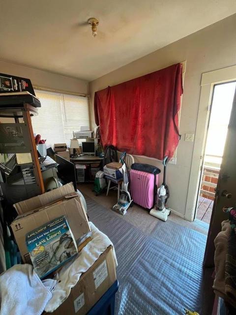 210 7th Lane, South San Francisco CA: https://media.crmls.org/mediaz/96535a13-50fe-4b2e-83a4-38f74e40b252.jpg