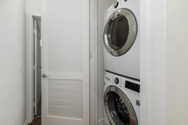 Detail Gallery Image 15 of 37 For 6140 Colt Pl #104,  Carlsbad,  CA 92009 - 3 Beds | 3/1 Baths